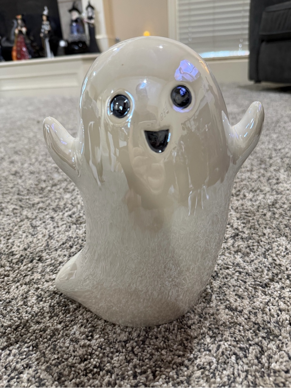 Ceramic iridescent Ghost Figurine - Glossy Cream Home Art Decoration